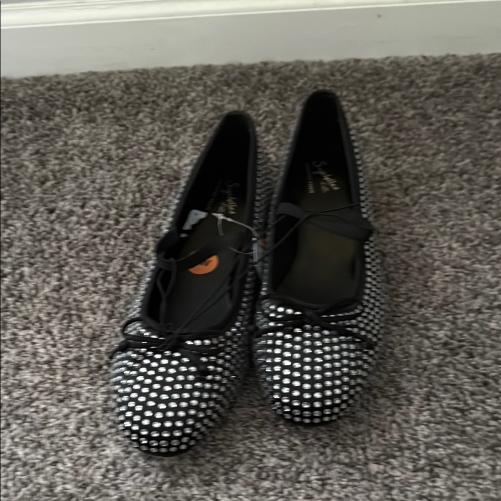 Stylish Black and White Women's Shoes
